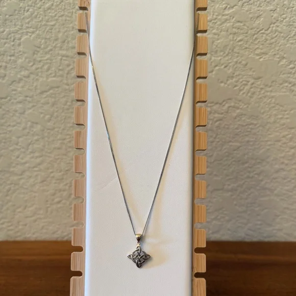 Sterling Silver Celtic Knot Pendant Necklace, 925 Sterling Chain & Pendant, EUC - Picture 3 of 8